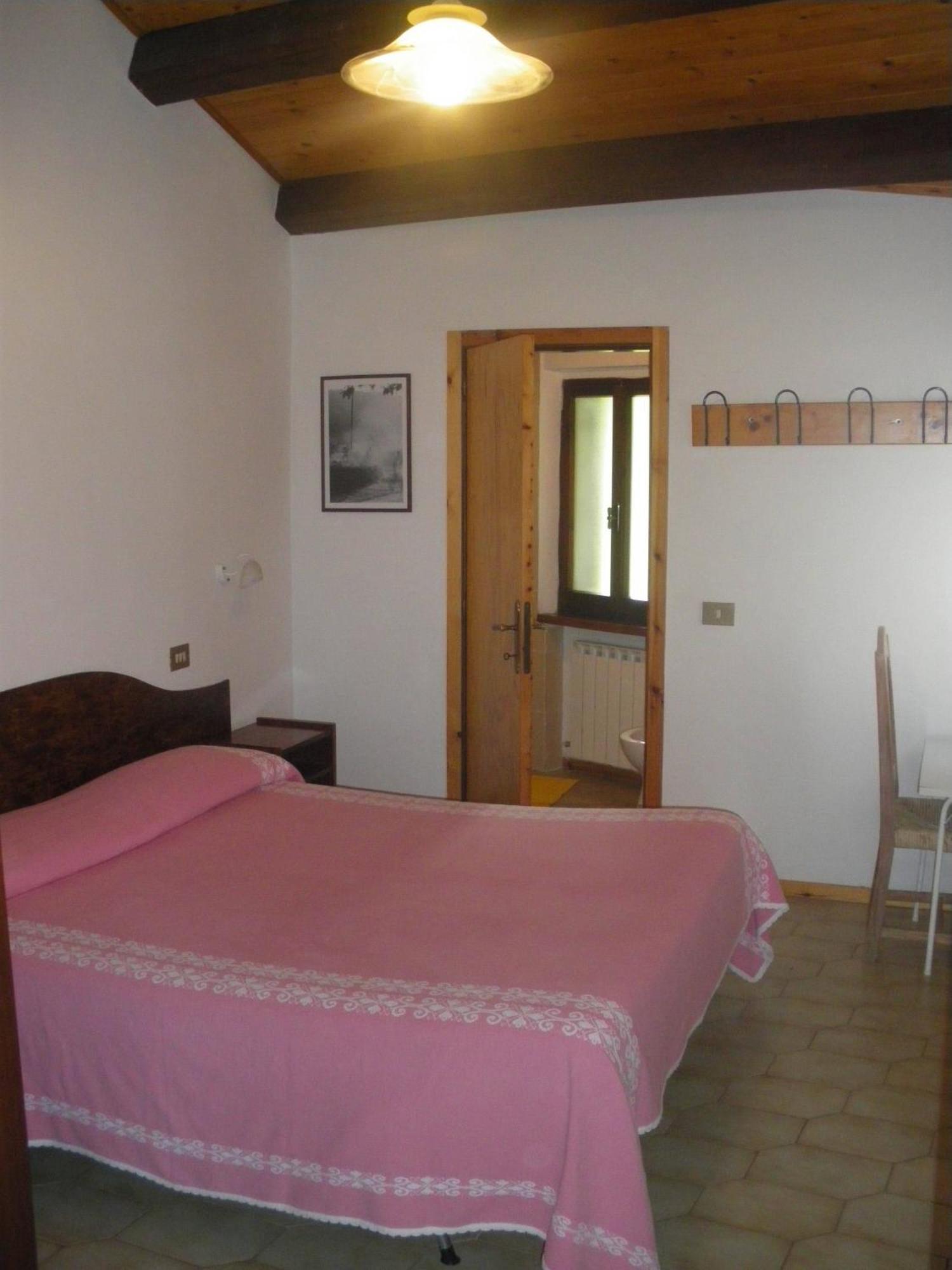 Agriturismo Orsaiola Urbania Exterior photo