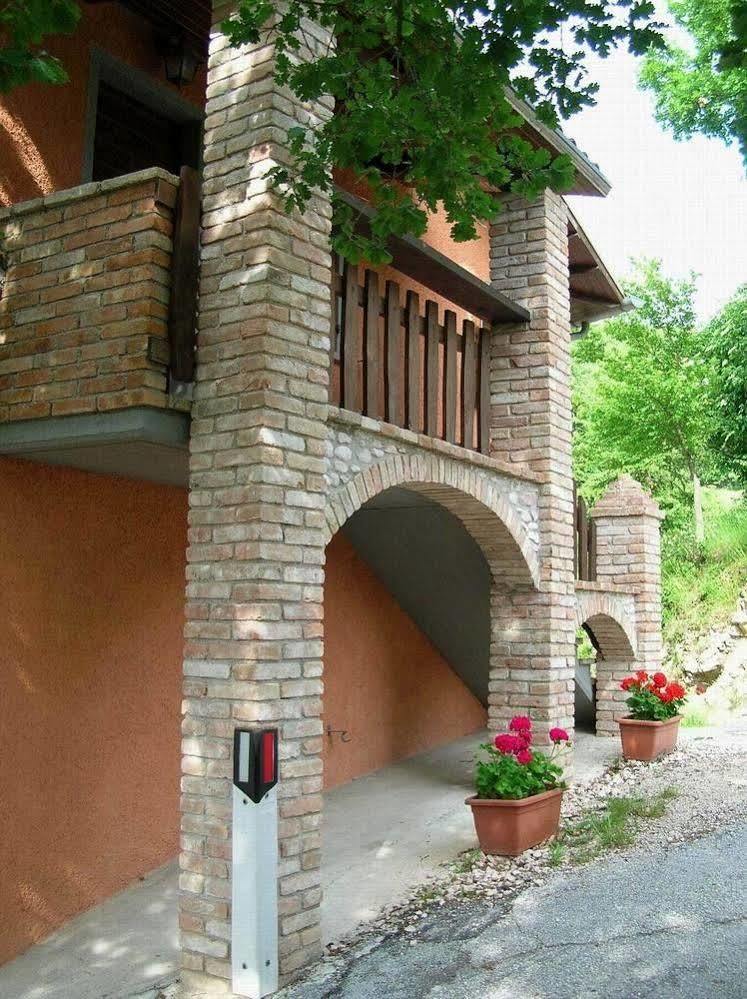 Agriturismo Orsaiola Urbania Exterior photo