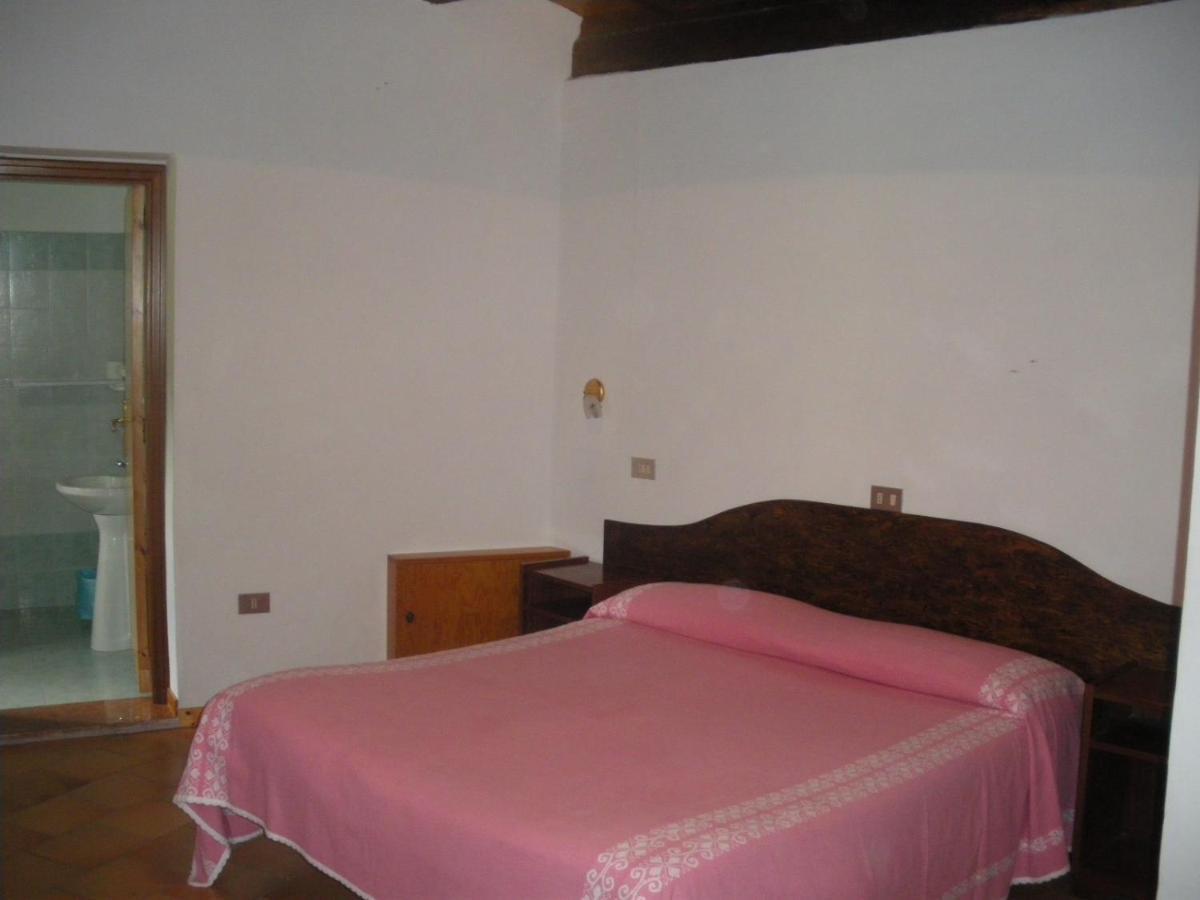 Agriturismo Orsaiola Urbania Exterior photo